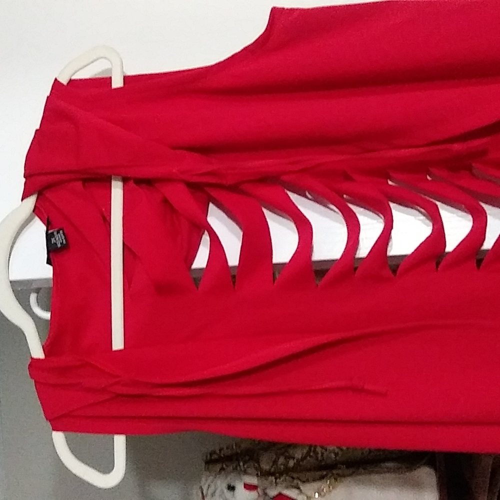 clothes - Picture 4 of 4